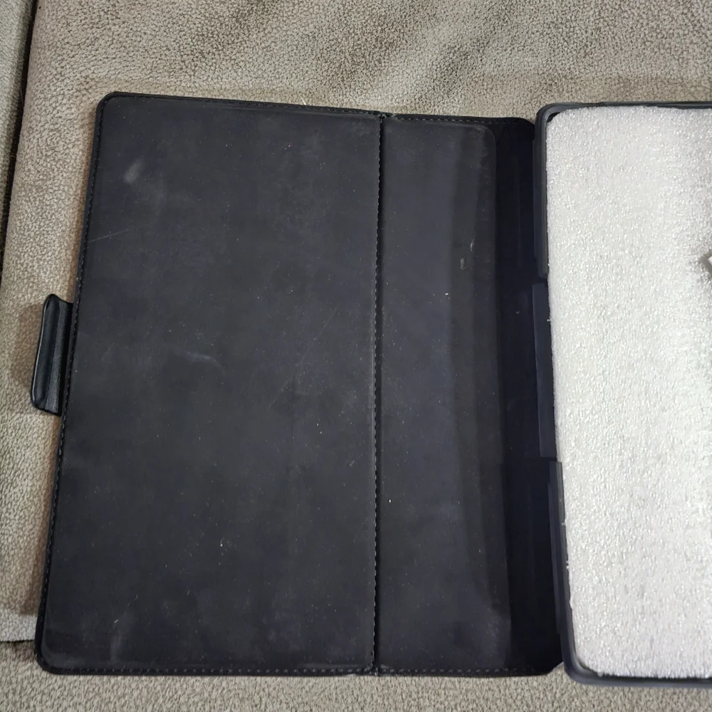 Speck WanderFolio Luxe iPad Case - Black